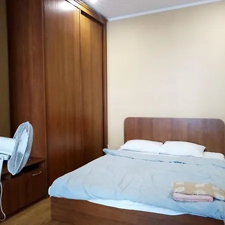 Однокомнатная Шота Руставели Apartment Kyiv Exterior photo